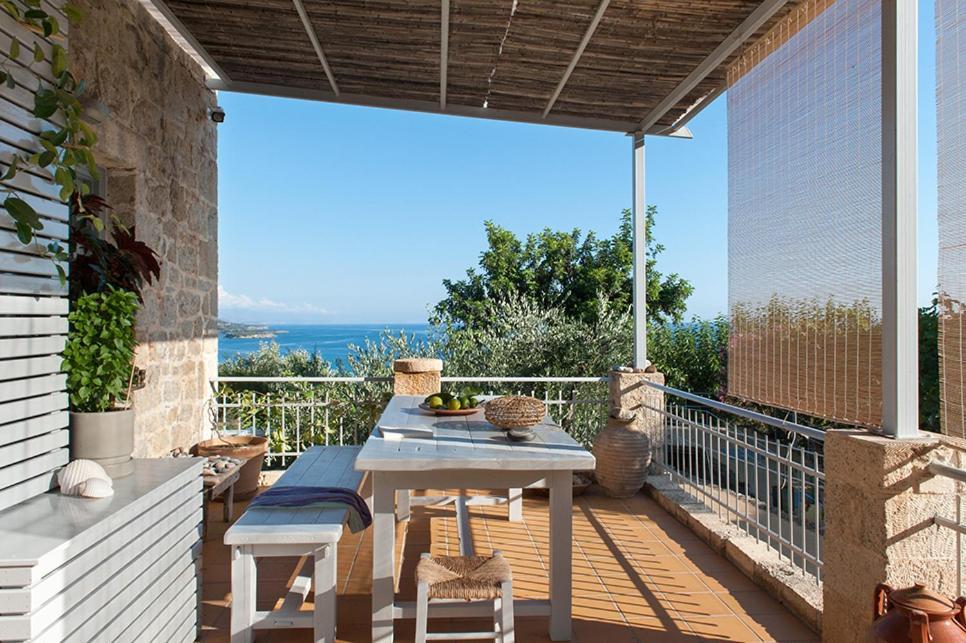 Notos Hotel Kardamyli Exterior foto